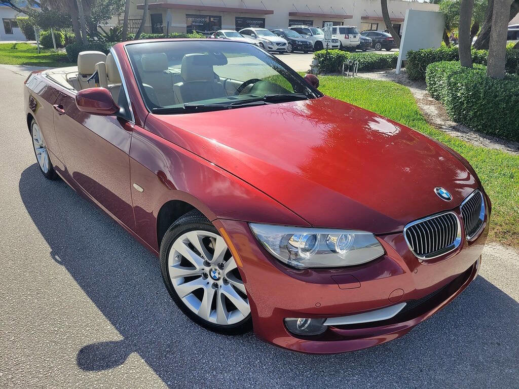 Used 2011 BMW 328i Convertible w/ Premium Pkg image 3