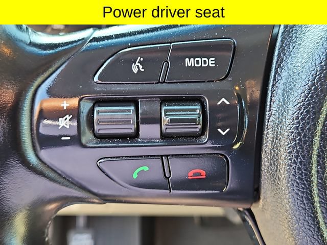 Used 2017 Kia Sedona LX w/ LX Essentials Premium Package FWD image 11