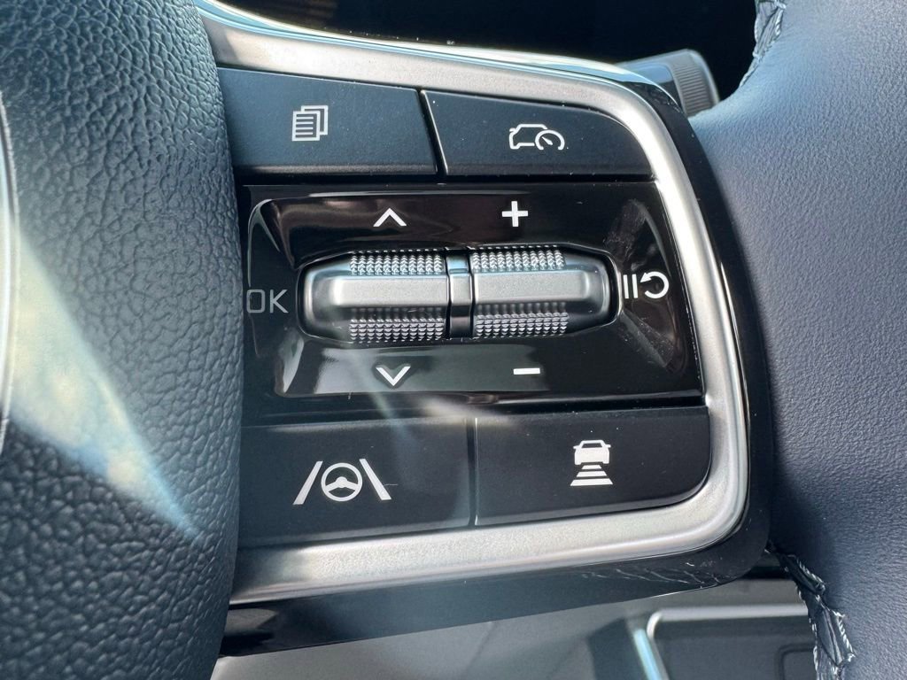 New 2026 Kia Carnival EX image 18