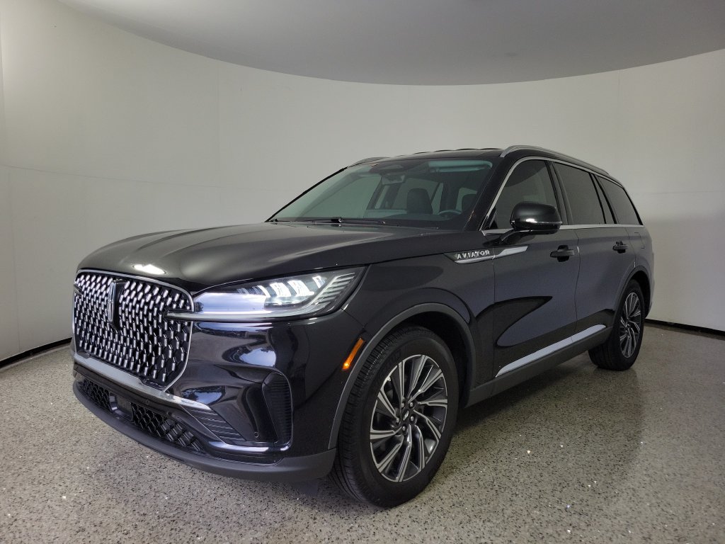 New 2026 Lincoln Aviator 2WD image 2