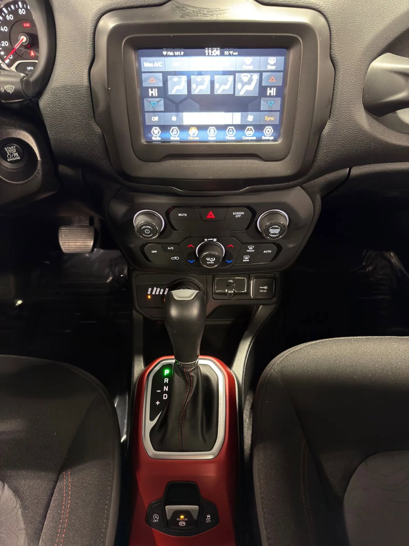 Used 2019 Jeep Renegade Trailhawk AWD/4WD image 3