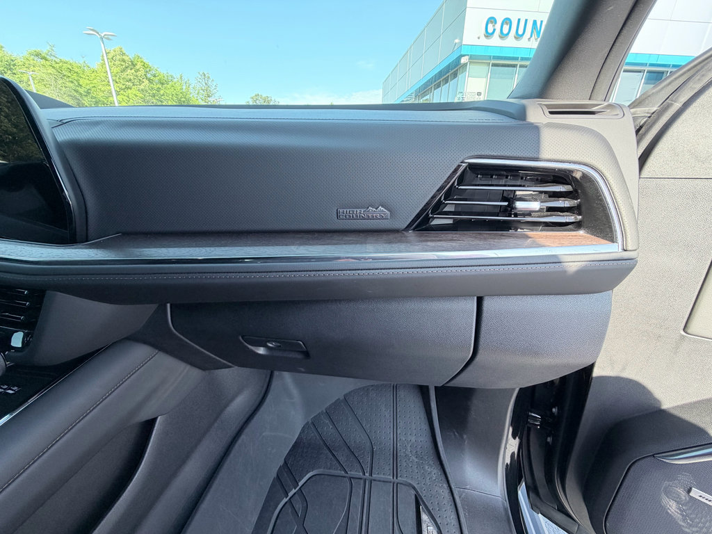 Used 2026 Chevrolet Tahoe High Country RWD image 21