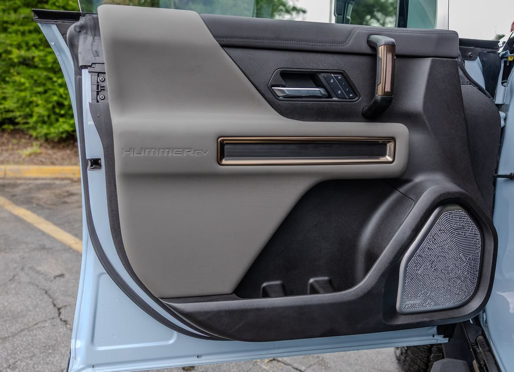Used 2025 GMC Hummer EV 3X w/ LPO, Cargo Utility Package AWD/4WD image 9