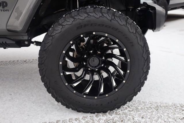 Used 2021 Jeep Gladiator Willys image 14