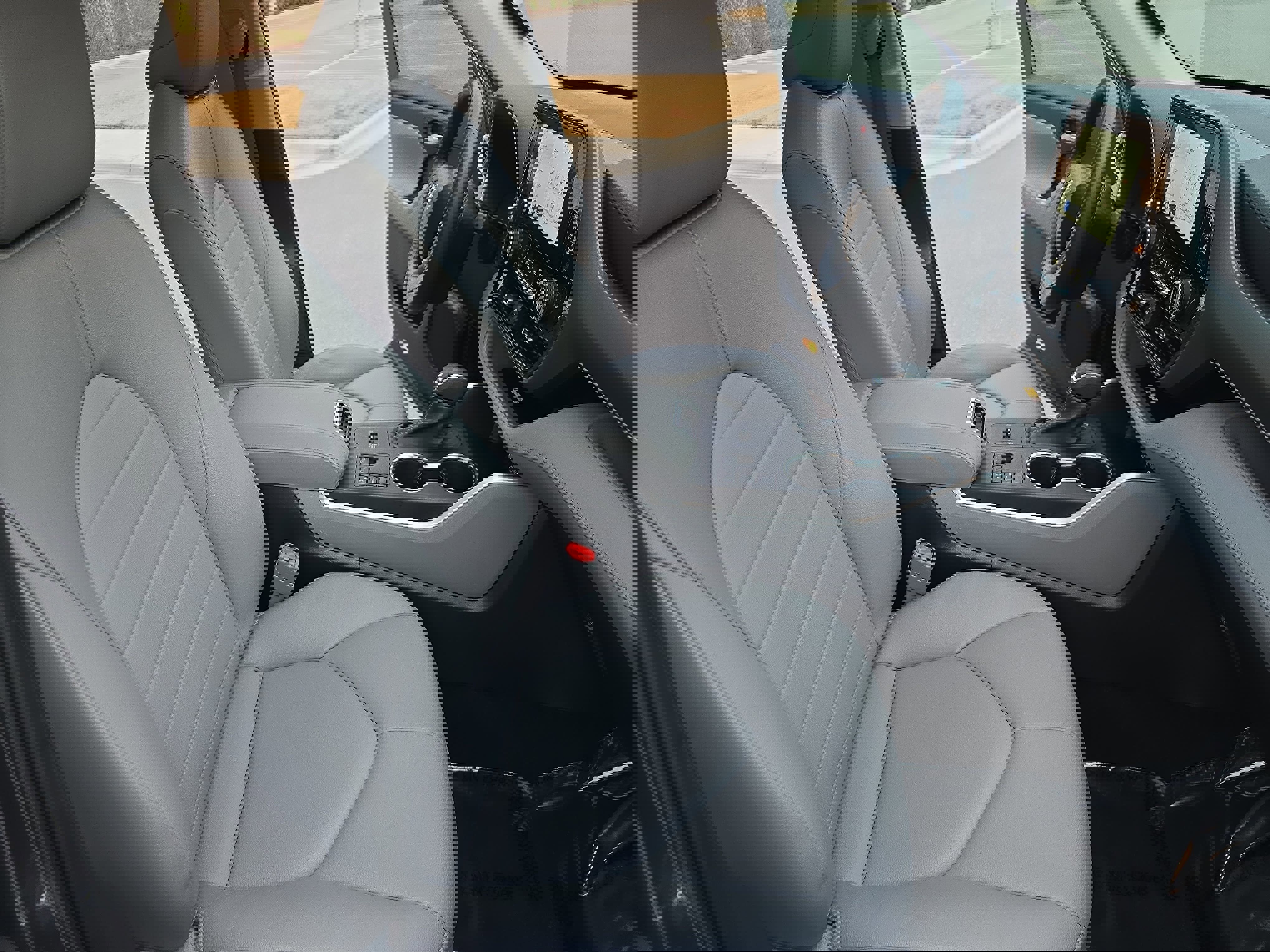 Certified 2023 Toyota Highlander XLE image 10