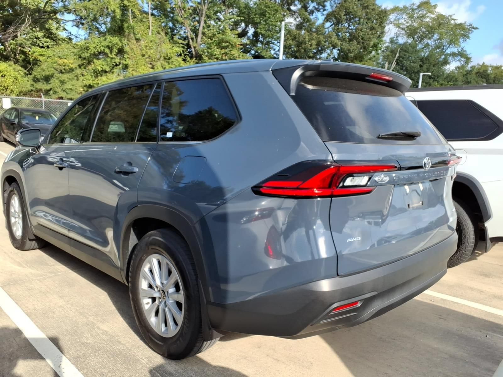 Used 2025 Toyota Grand Highlander AWD image 2