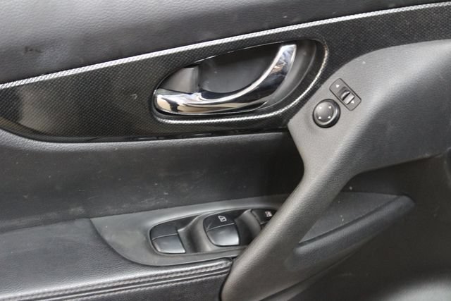 Used 2016 Nissan Rogue SL AWD/4WD image 13