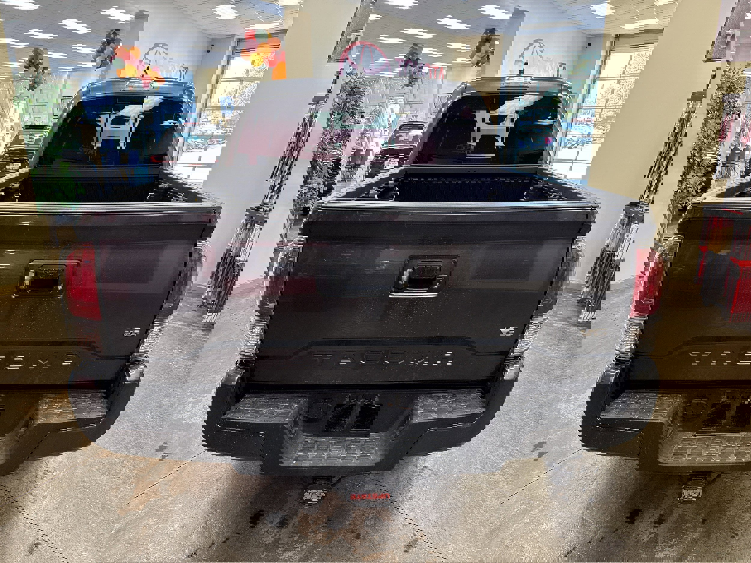 Used 2023 Toyota Tacoma TRD Sport image 10