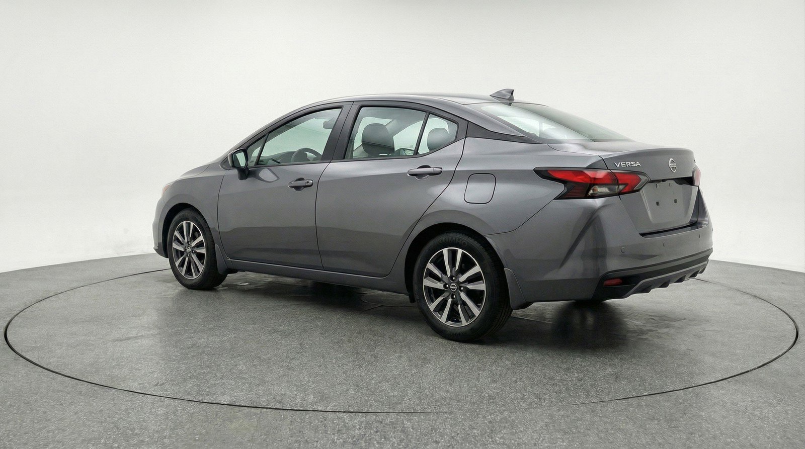 Used 2025 Nissan Versa SV image 6