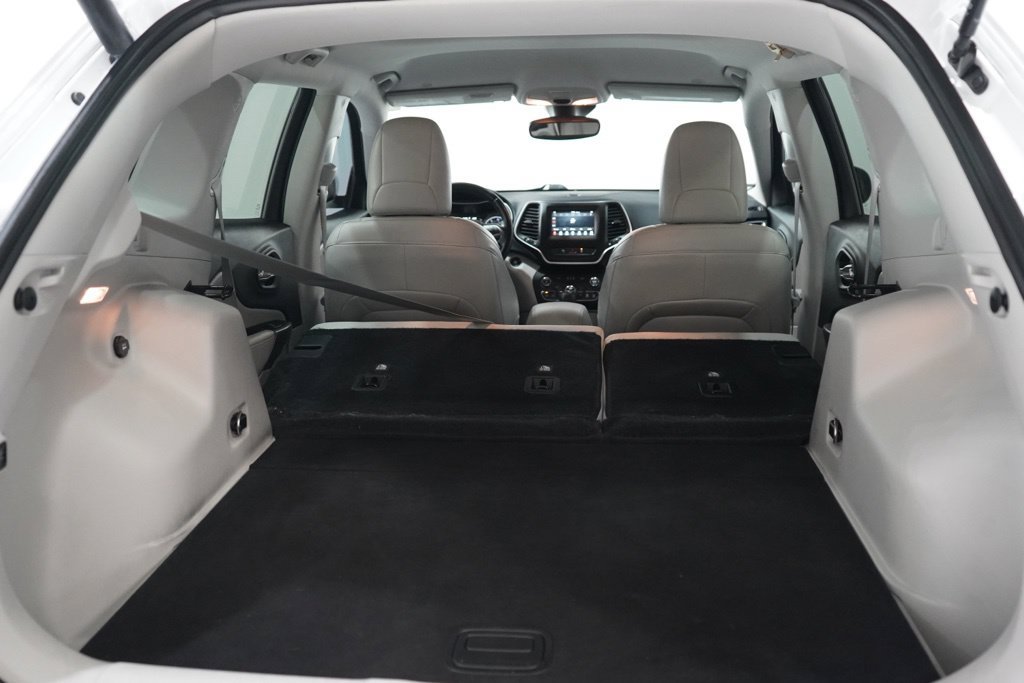 Used 2020 Jeep Cherokee Latitude Lux w/ Comfort/Convenience Group FWD image 36