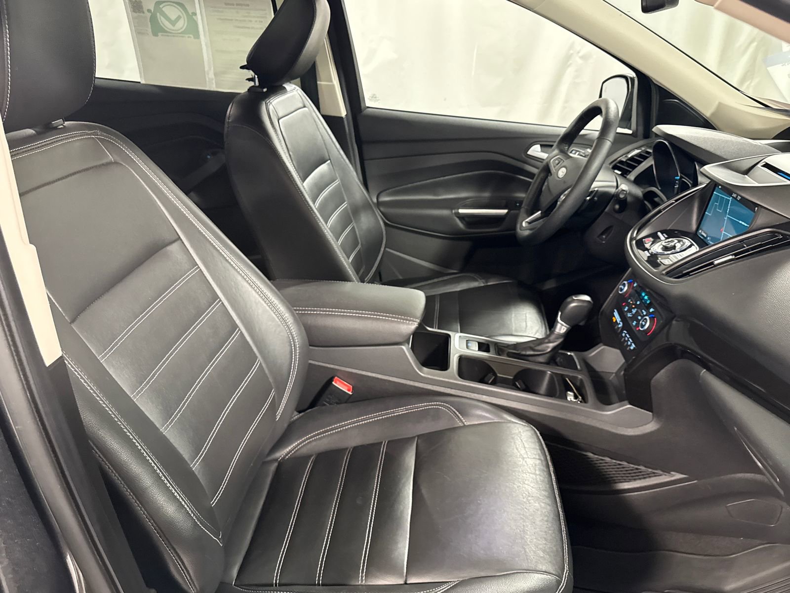 Used 2018 Ford Escape Titanium w/ Ford Safe & Smart Package AWD/4WD image 30