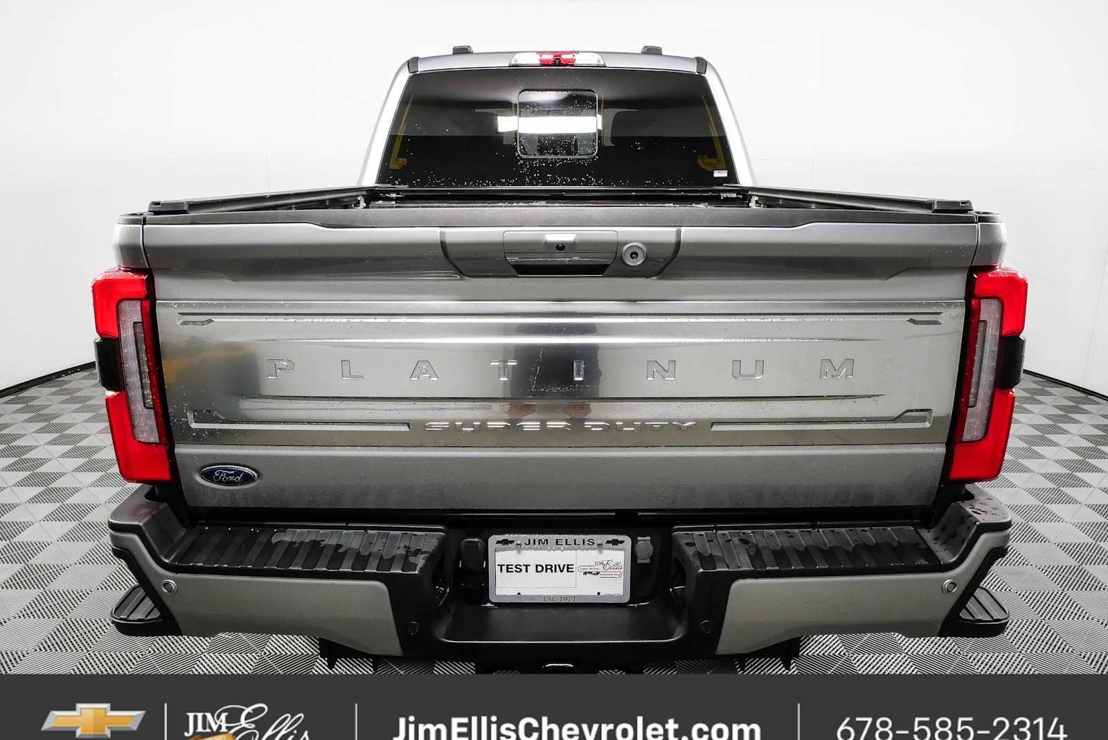 Used 2024 Ford F350 Platinum w/ Tremor Off-Road Package AWD/4WD image 28