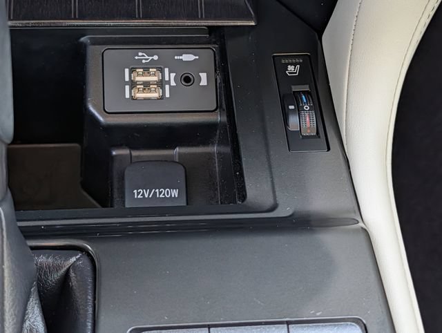 Used 2022 Lexus GX 460 Premium w/ Premium Package AWD/4WD image 16