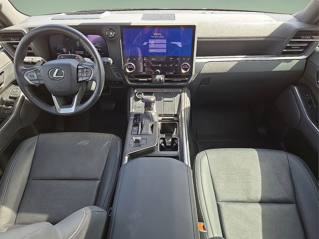Used 2024 Lexus GX 550 w/ Accessory Package (Z1) image 17
