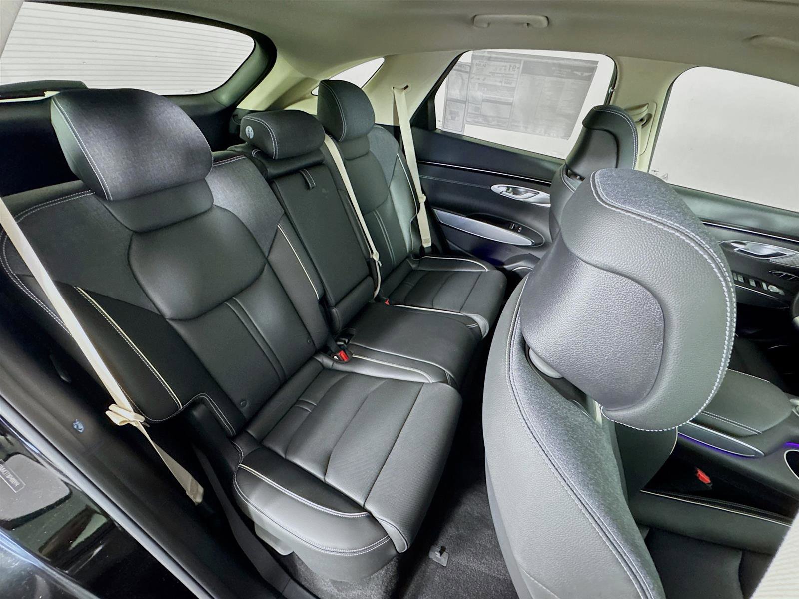 New 2023 Genesis Electrified GV70 Advanced image 28