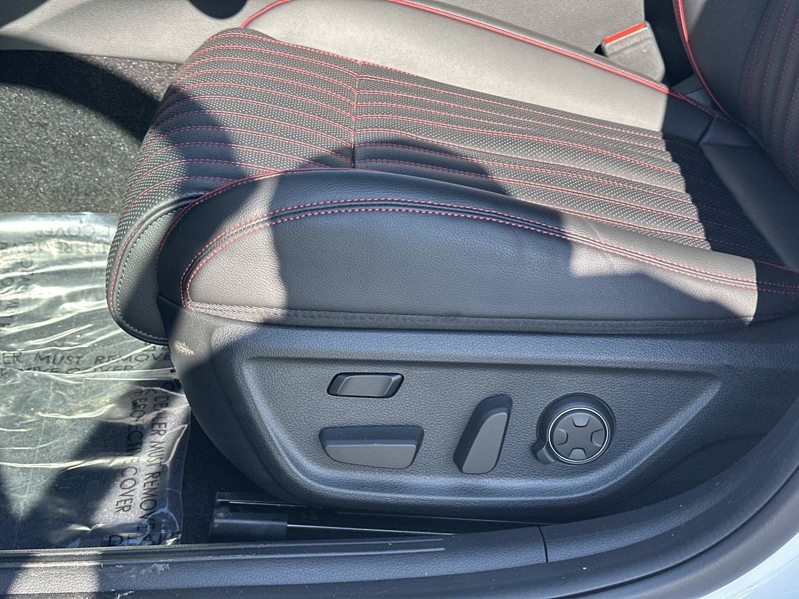 Used 2025 Genesis G70 3.3T Advanced AWD/4WD image 28