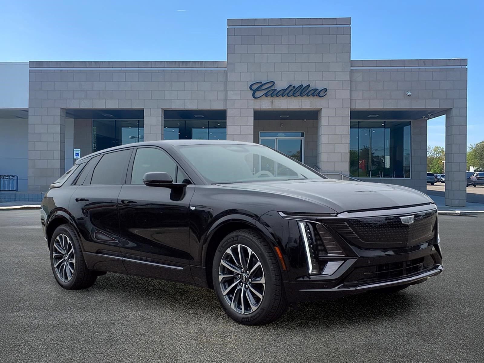 New 2027 Cadillac Lyriq Sport w/ LPO, Floor Liner Package AWD/4WD image 3