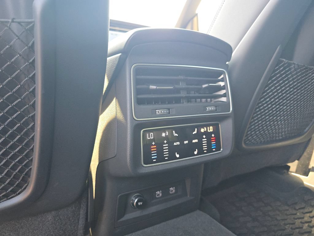 Used 2021 Audi Q8 Premium Plus AWD/4WD image 25