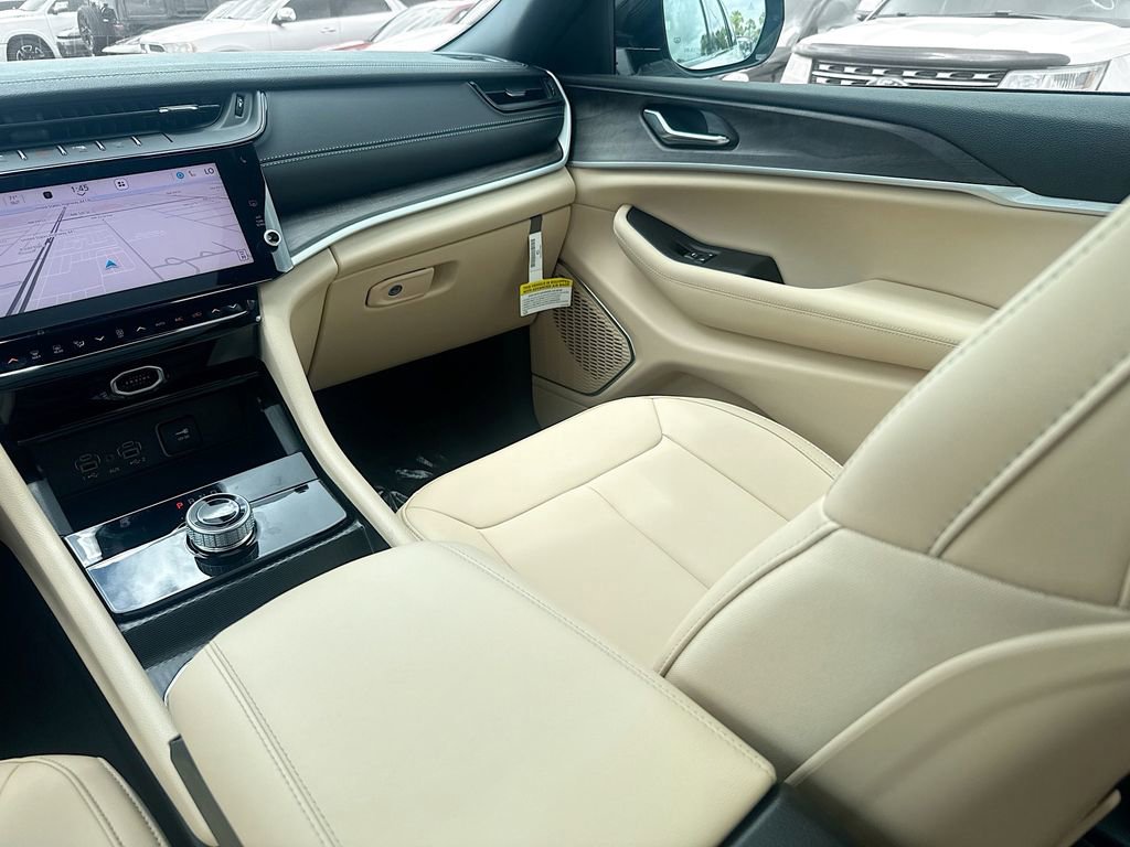 New 2026 Jeep Grand Cherokee L Limited RWD image 25