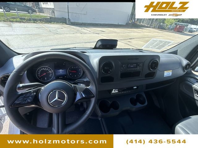 Used 2025 Mercedes-Benz Sprinter 2500 image 19