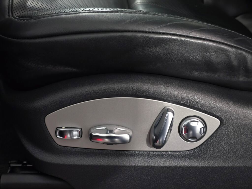 Used 2018 Porsche Cayenne image 37