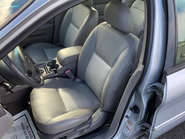 Used 2003 Ford Taurus SEL image 20