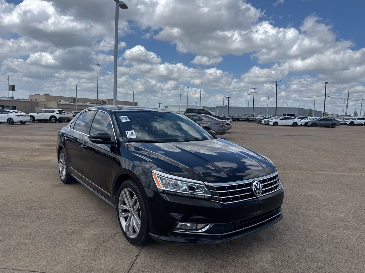 Used 2018 Volkswagen Passat 3.6 SEL Premium image 1