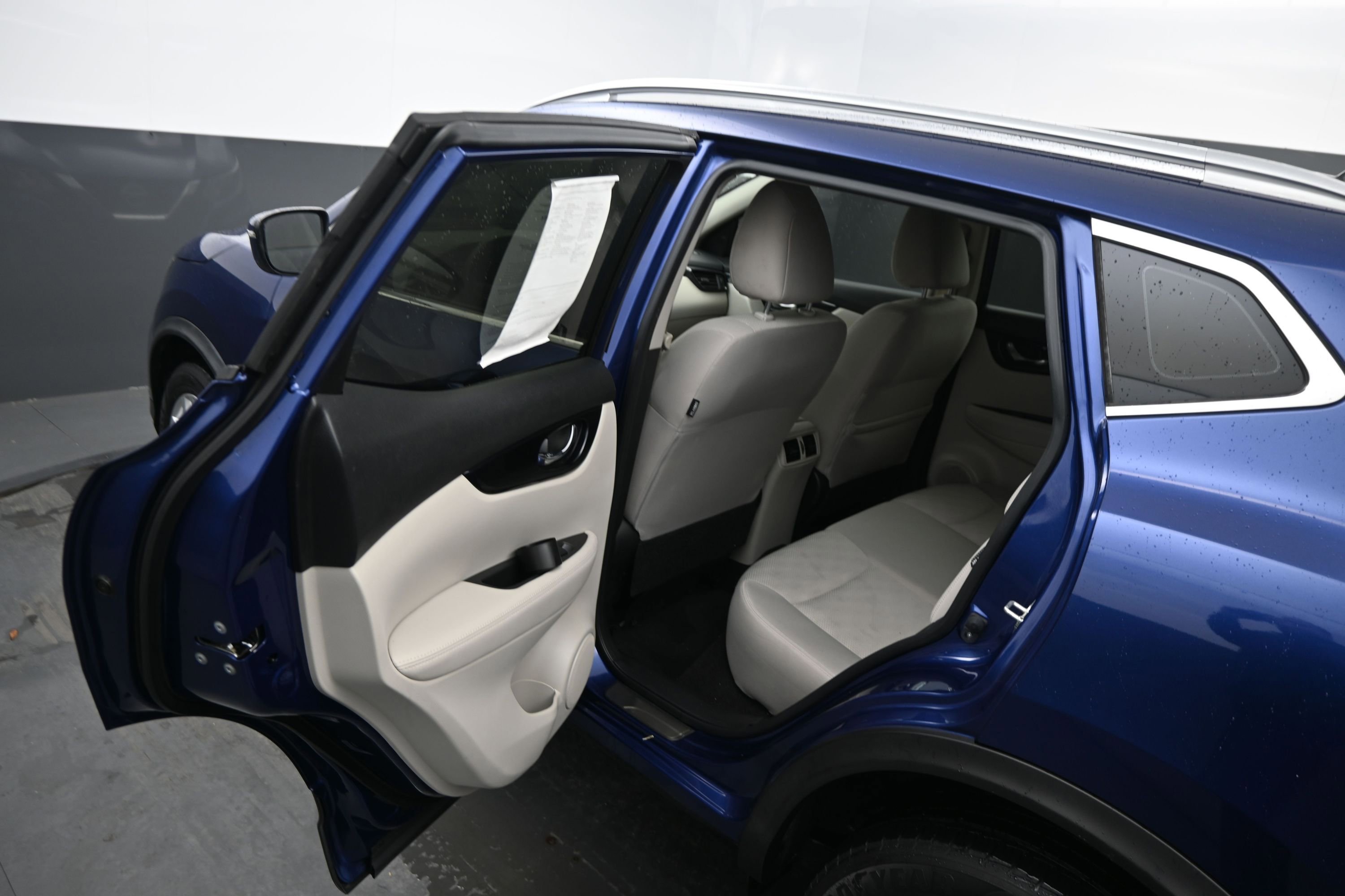Used 2020 Nissan Rogue Sport SV FWD image 14