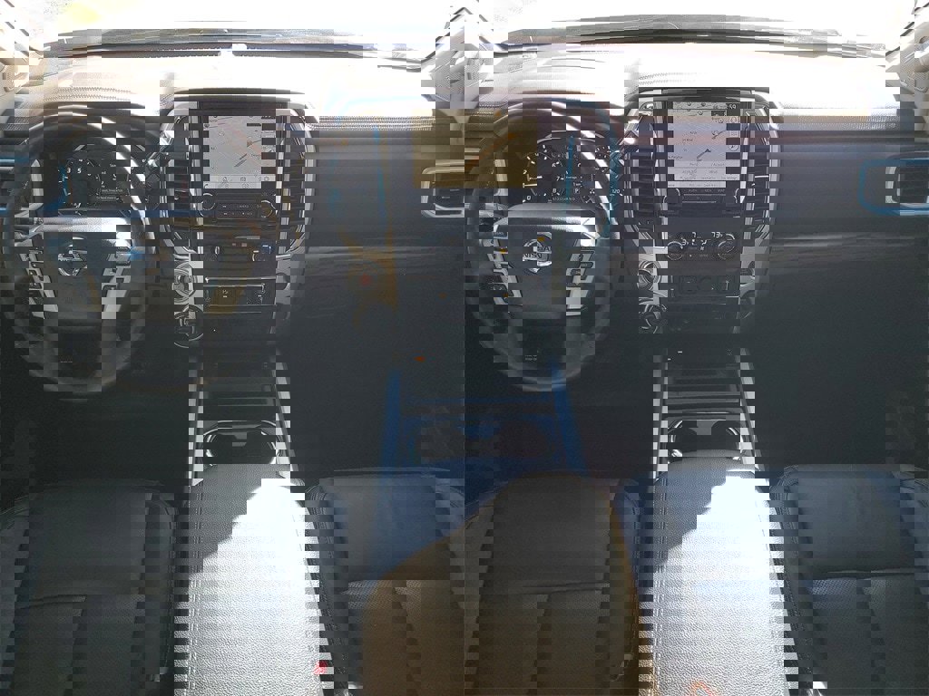 Used 2020 Nissan Titan SL w/ Moonroof Package image 27