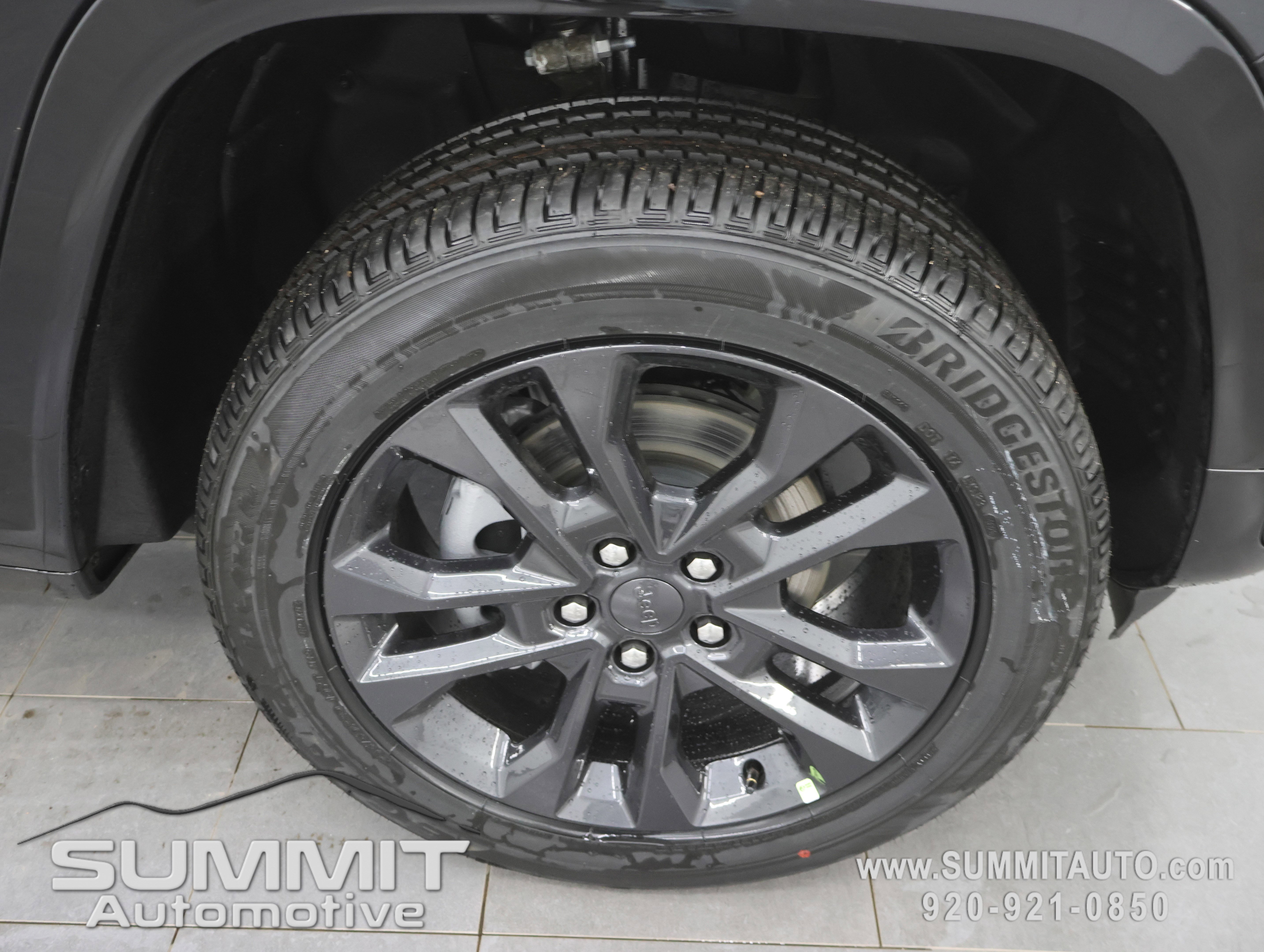 New 2026 Jeep Grand Cherokee Limited Reserve image 3