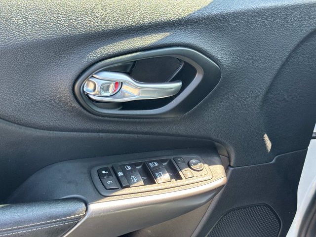 Used 2021 Jeep Cherokee Latitude Lux AWD/4WD image 26