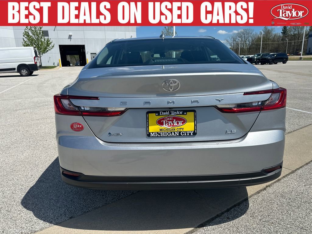 Used 2025 Toyota Camry LE FWD image 4