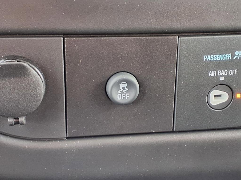 New 2025 Chevrolet Express 2500 Work Van w/ Driver Convenience Package image 15