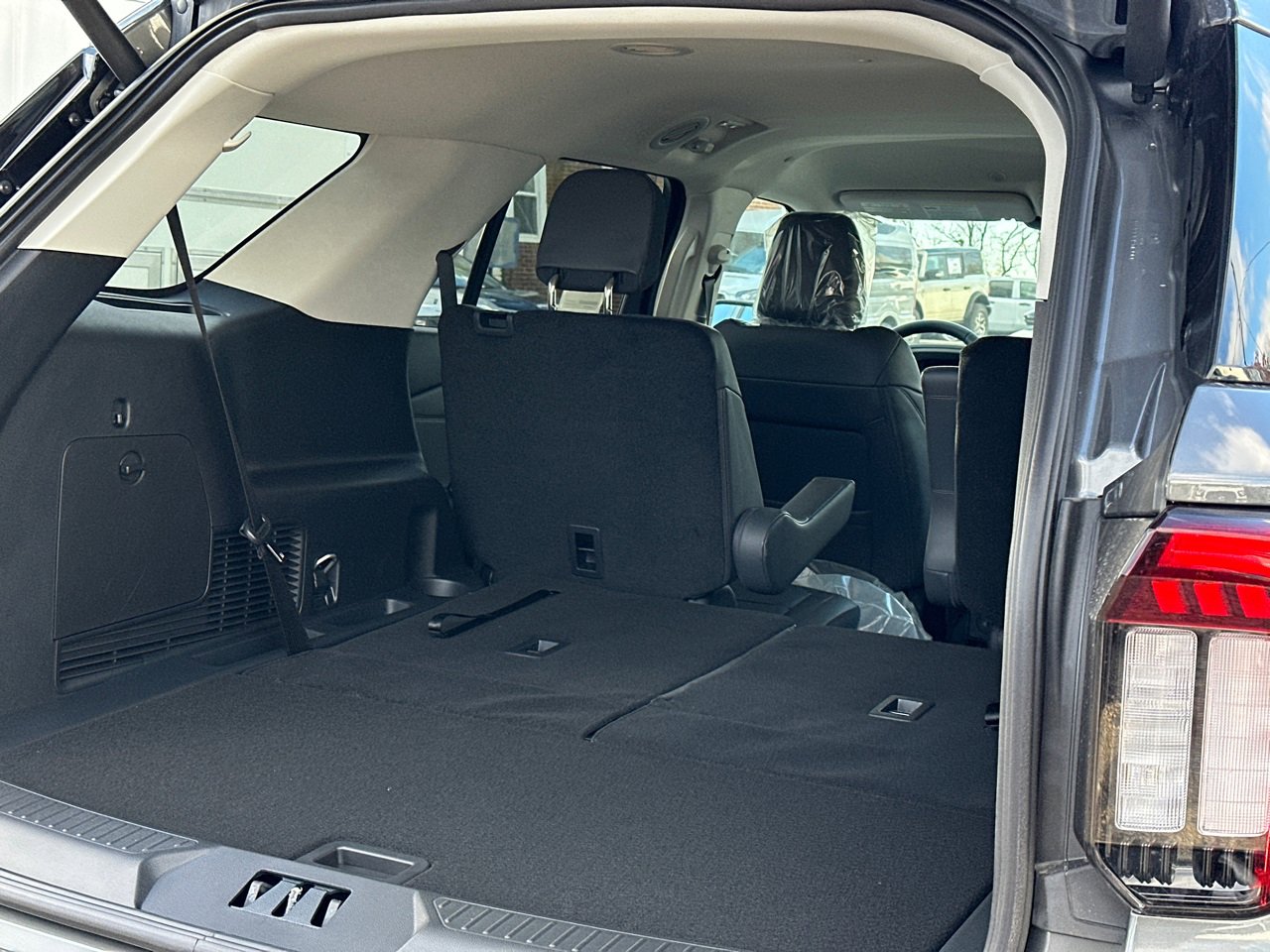 New 2026 Ford Explorer Active w/ Active Comfort Package image 9