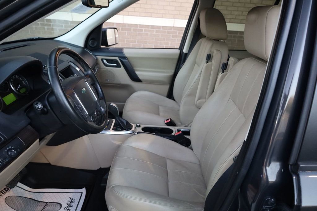 Used 2012 Land Rover LR2 HSE image 14