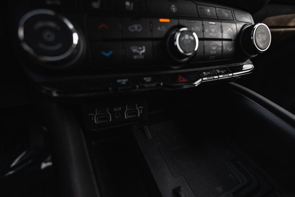Used 2024 Dodge Durango R/T AWD/4WD image 14