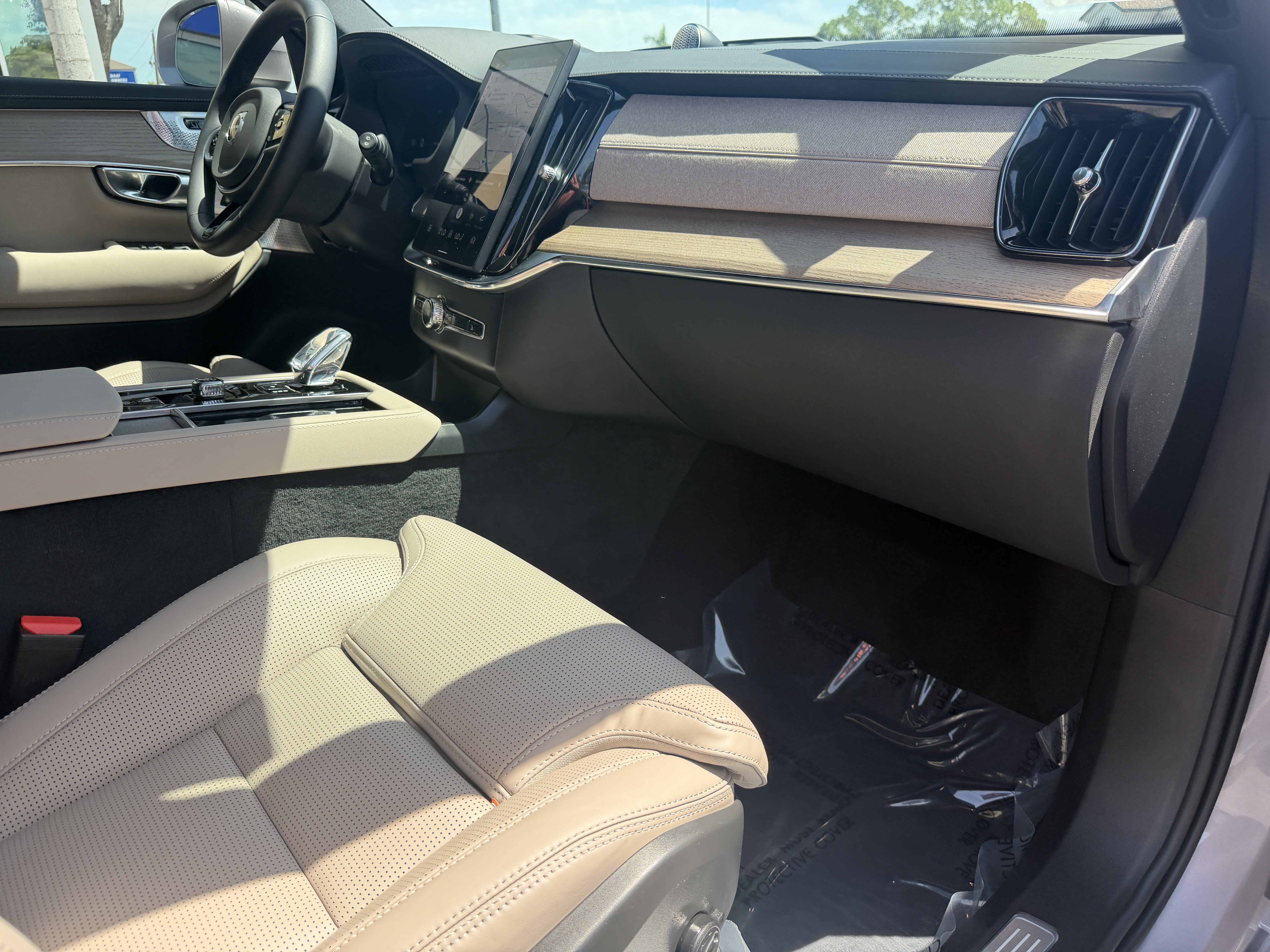 Certified 2026 Volvo XC90 B6 Ultra w/ Protection Package AWD/4WD image 12