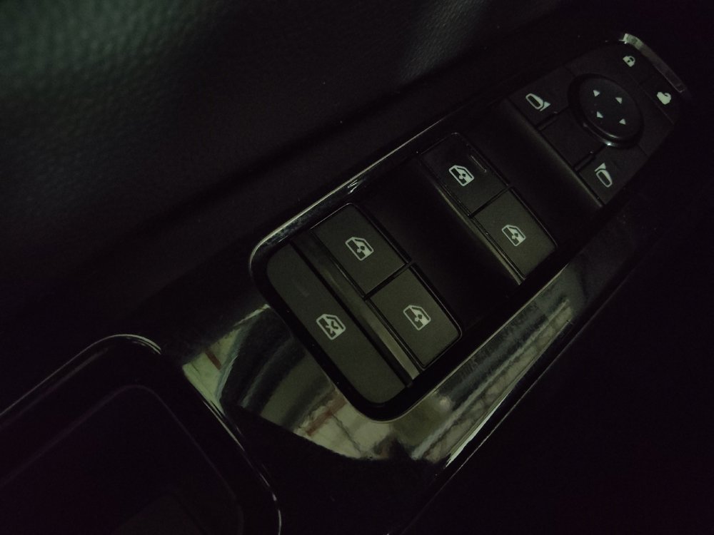 Used 2022 Nissan Pathfinder SV FWD image 27