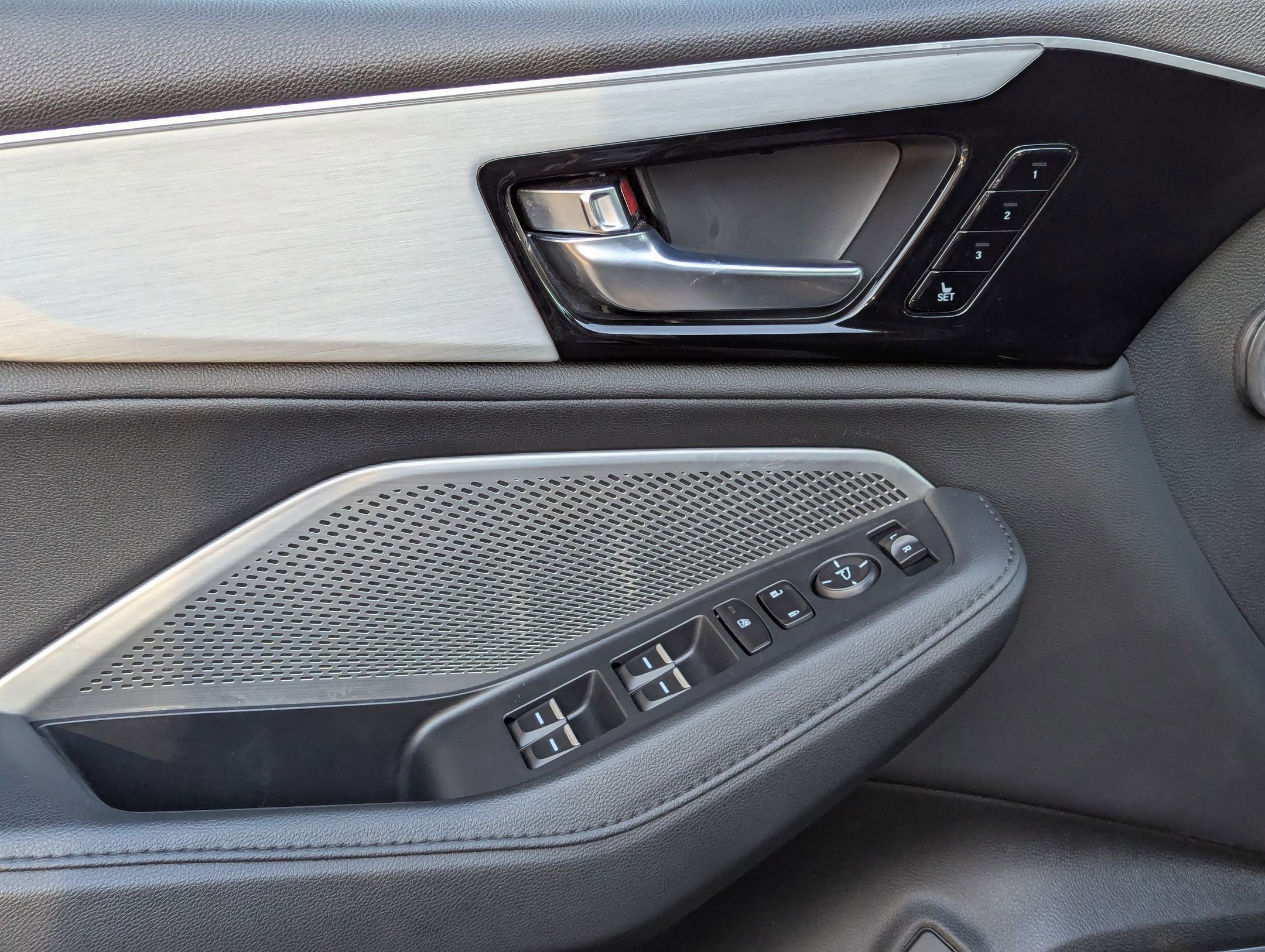 Certified 2023 Acura MDX FWD image 12