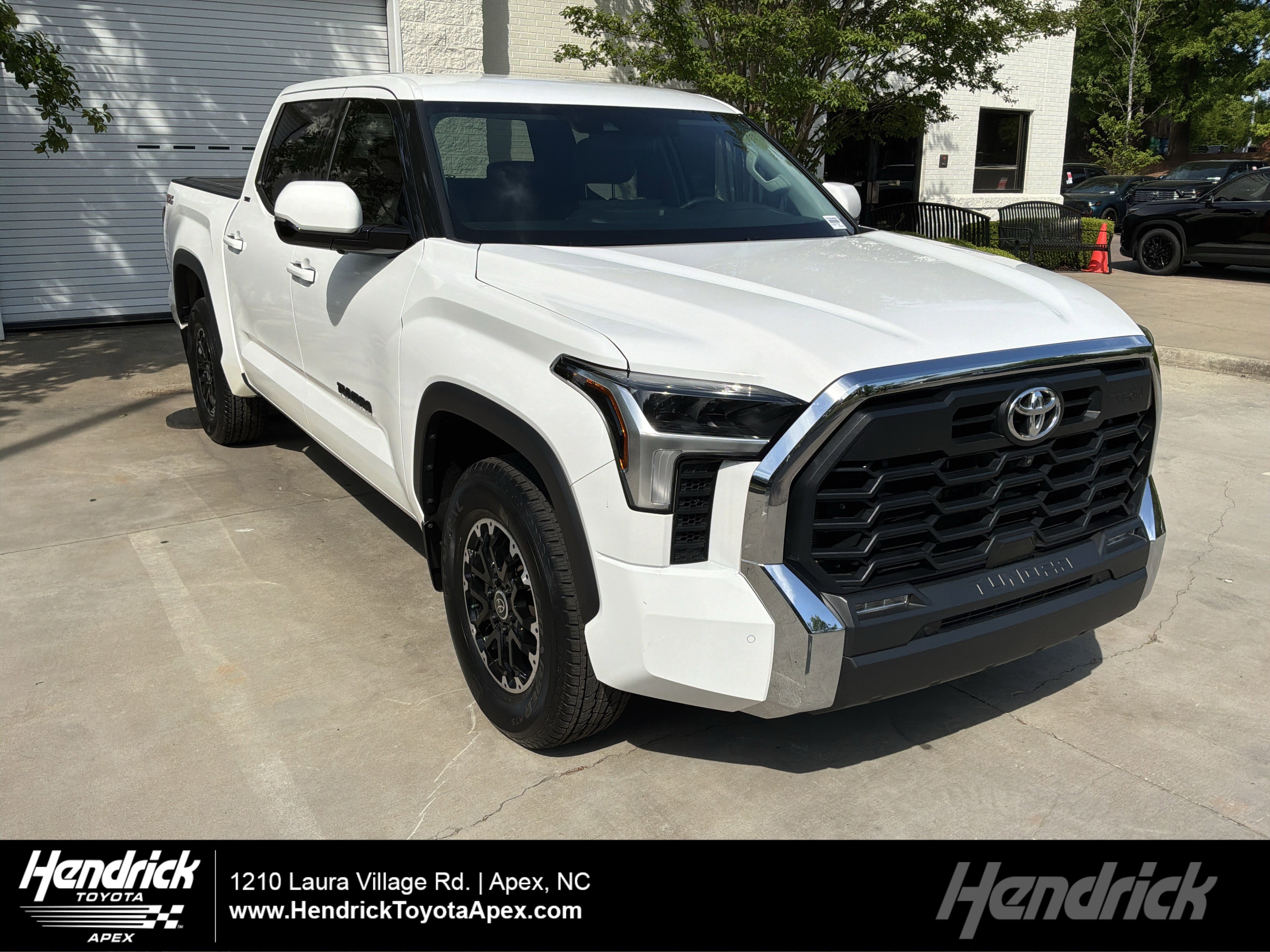 Used 2022 Toyota Tundra SR5 RWD image 1