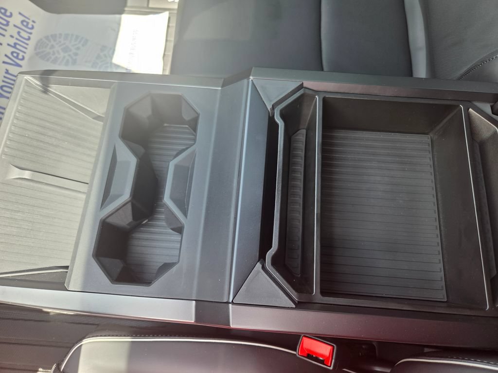 Used 2024 Tesla Cybertruck AWD Crew Cab image 43