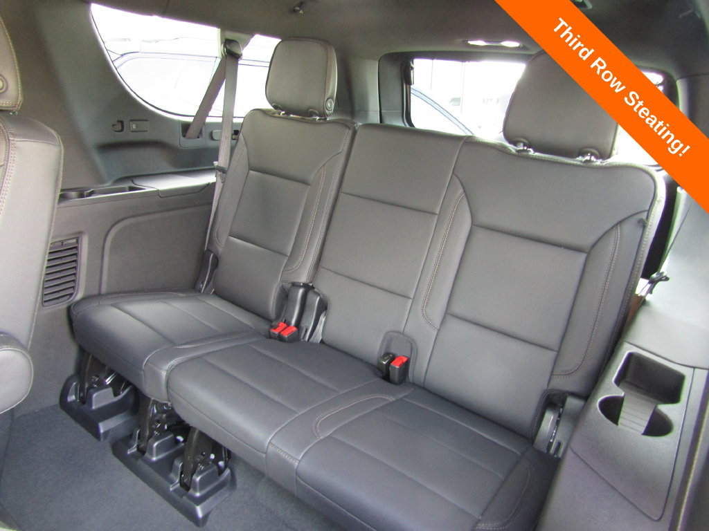 Used 2025 Chevrolet Suburban High Country AWD/4WD image 29
