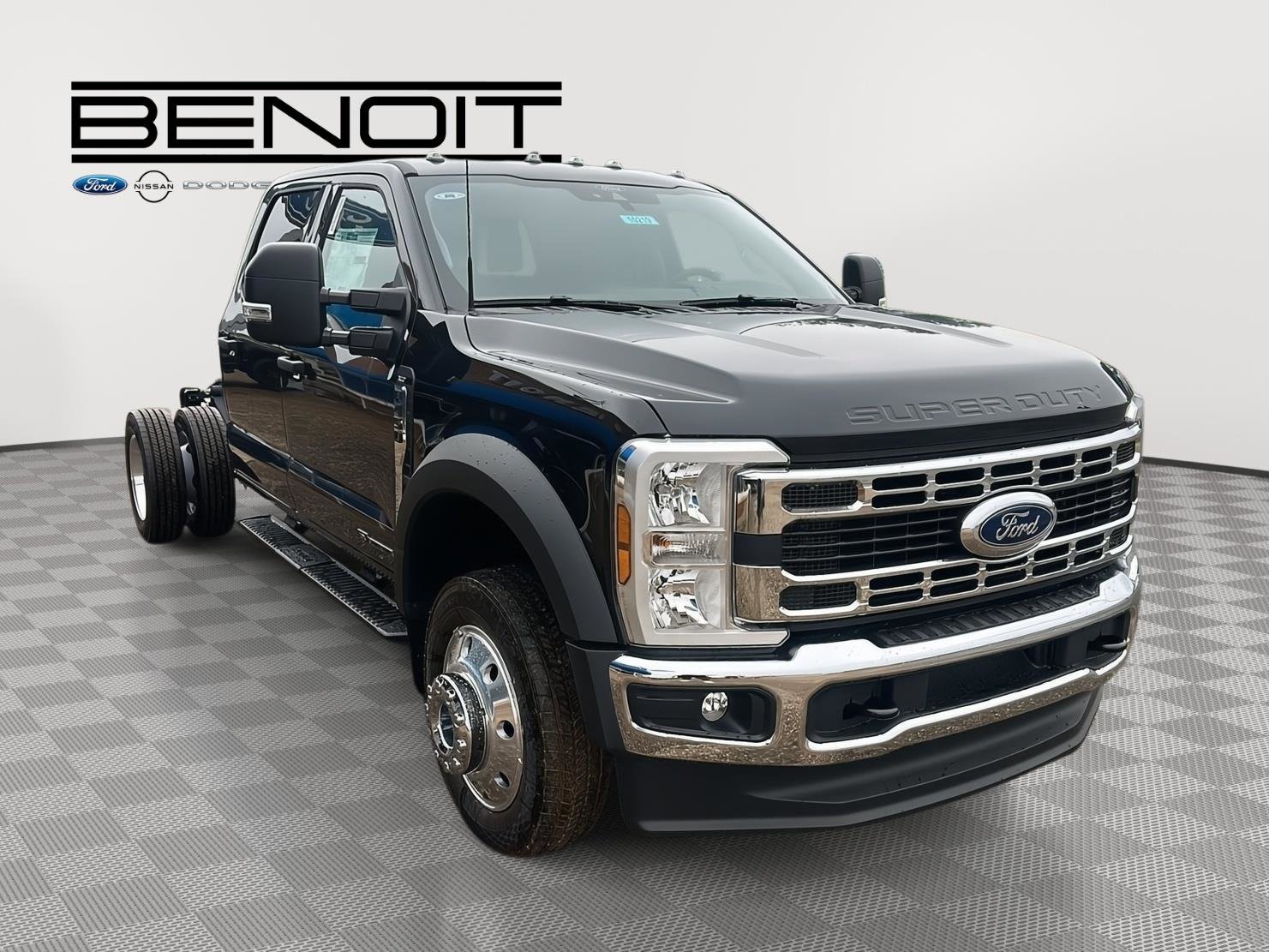 New 2025 Ford F450 XLT w/ XLT Value Package image 3