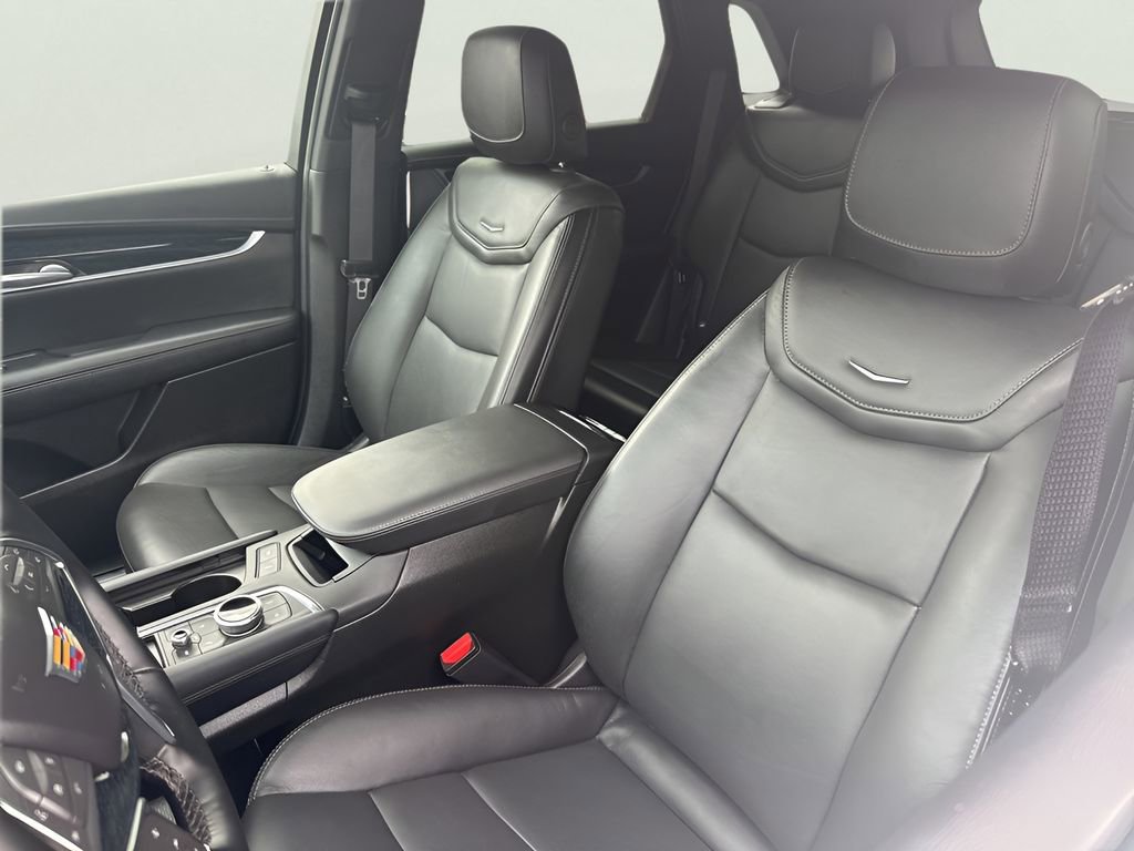Used 2025 Cadillac XT5 Premium Luxury image 14