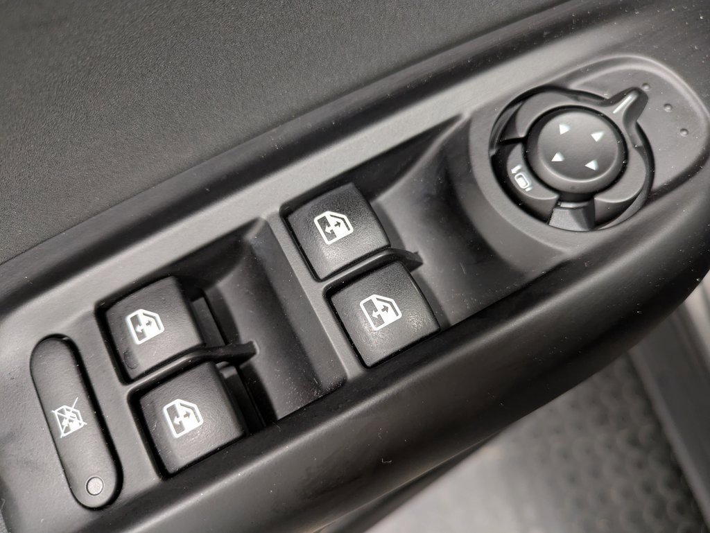 Used 2025 Alfa Romeo Tonale w/ Premium Package image 9