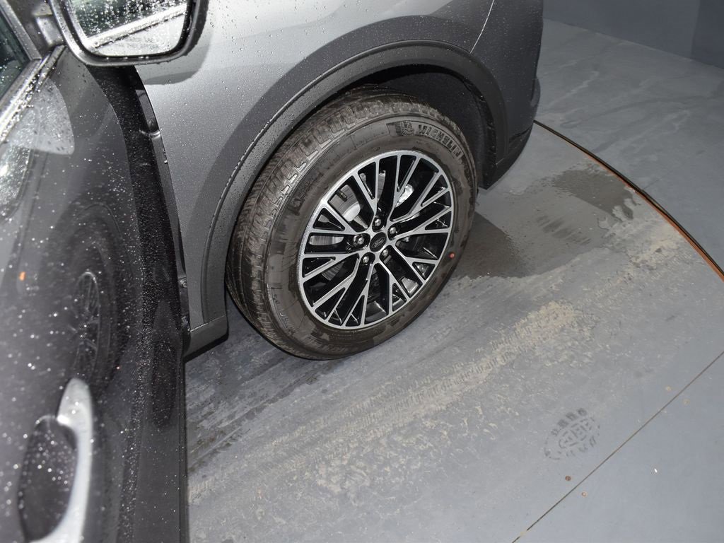 New 2025 Ford Escape Base image 18