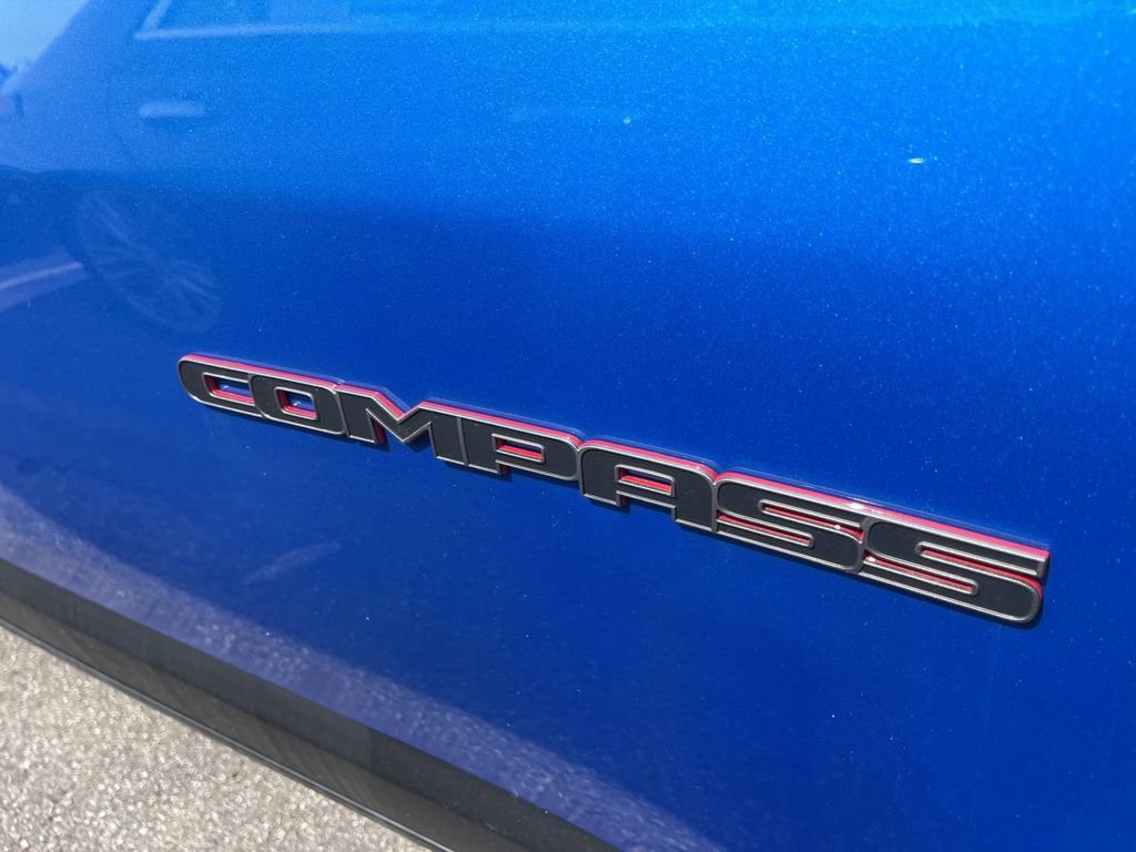 Used 2022 Jeep Compass Trailhawk w/ Trailhawk Convenience Group AWD/4WD image 13