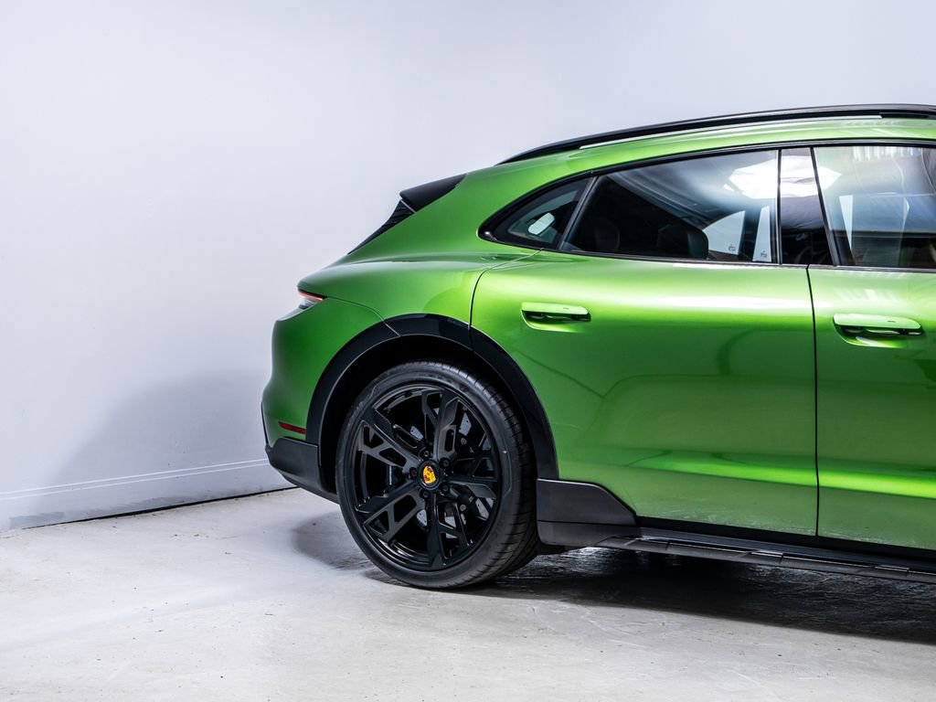 Used 2022 Porsche Taycan Turbo S image 11