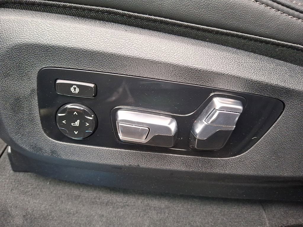 Used 2026 BMW X5 xDrive50e w/ Climate Comfort Package image 10