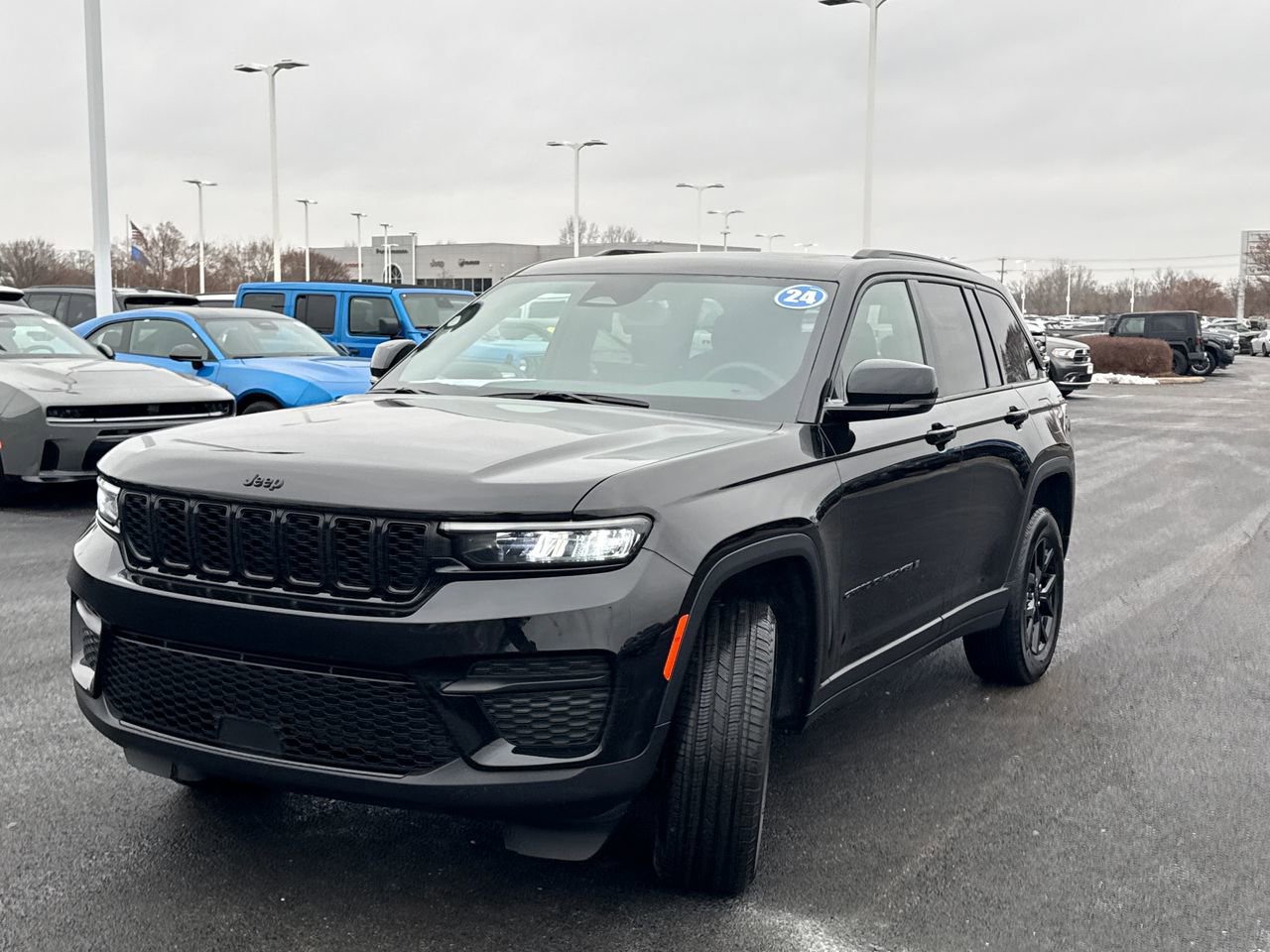 Used 2024 Jeep Grand Cherokee Altitude image 7